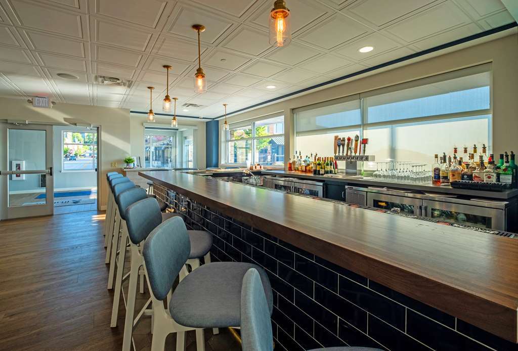 The Harborview, Ascend Hotel Collection Port Washington Restaurant bilde